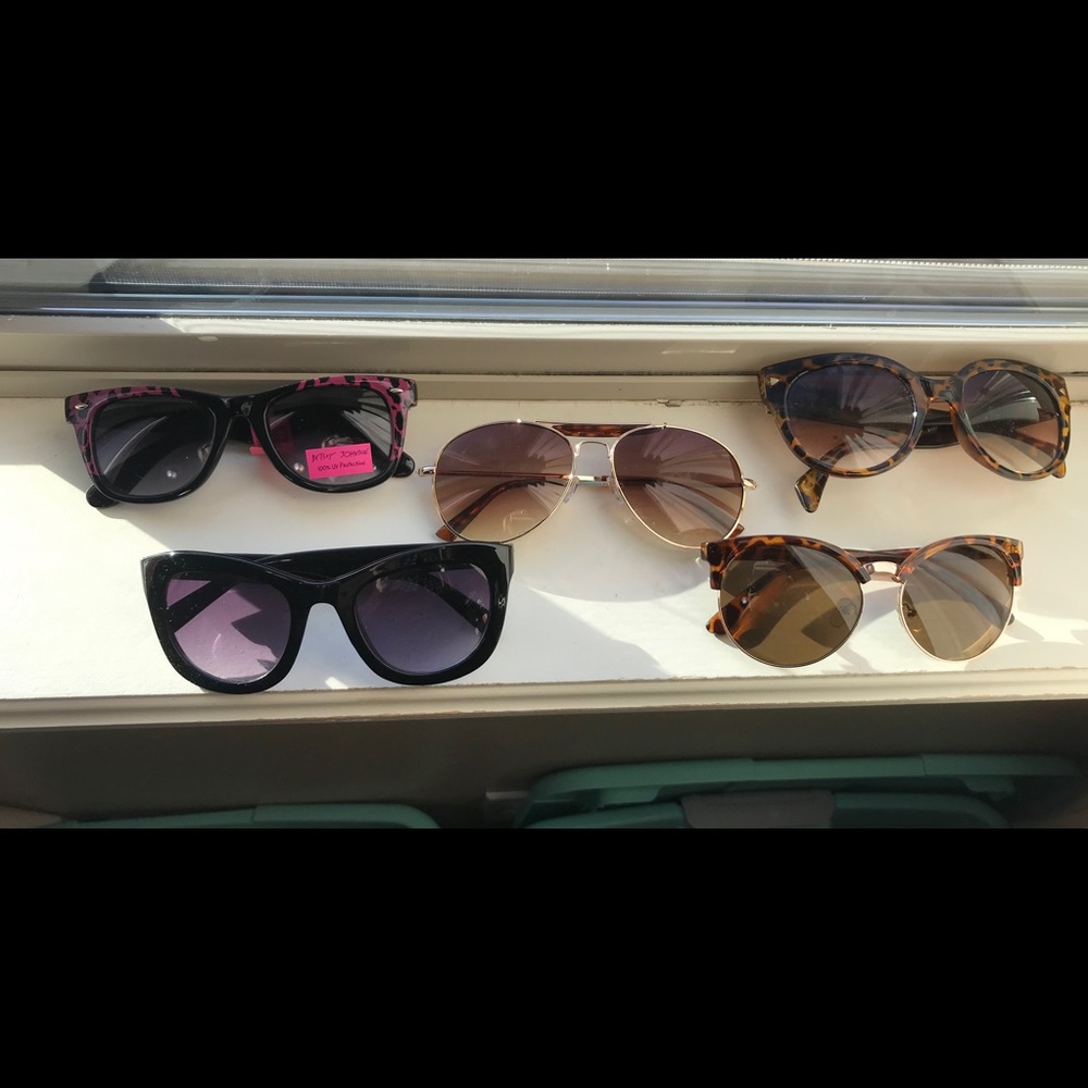 Bundle of 5 pairs of on trend sunglasses